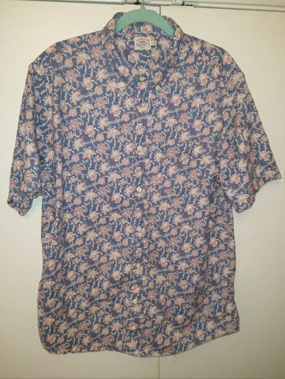 Faherty Brand Breeze Faded Floral Batik Short Sleeve Button Up Shirt Men's sz XL